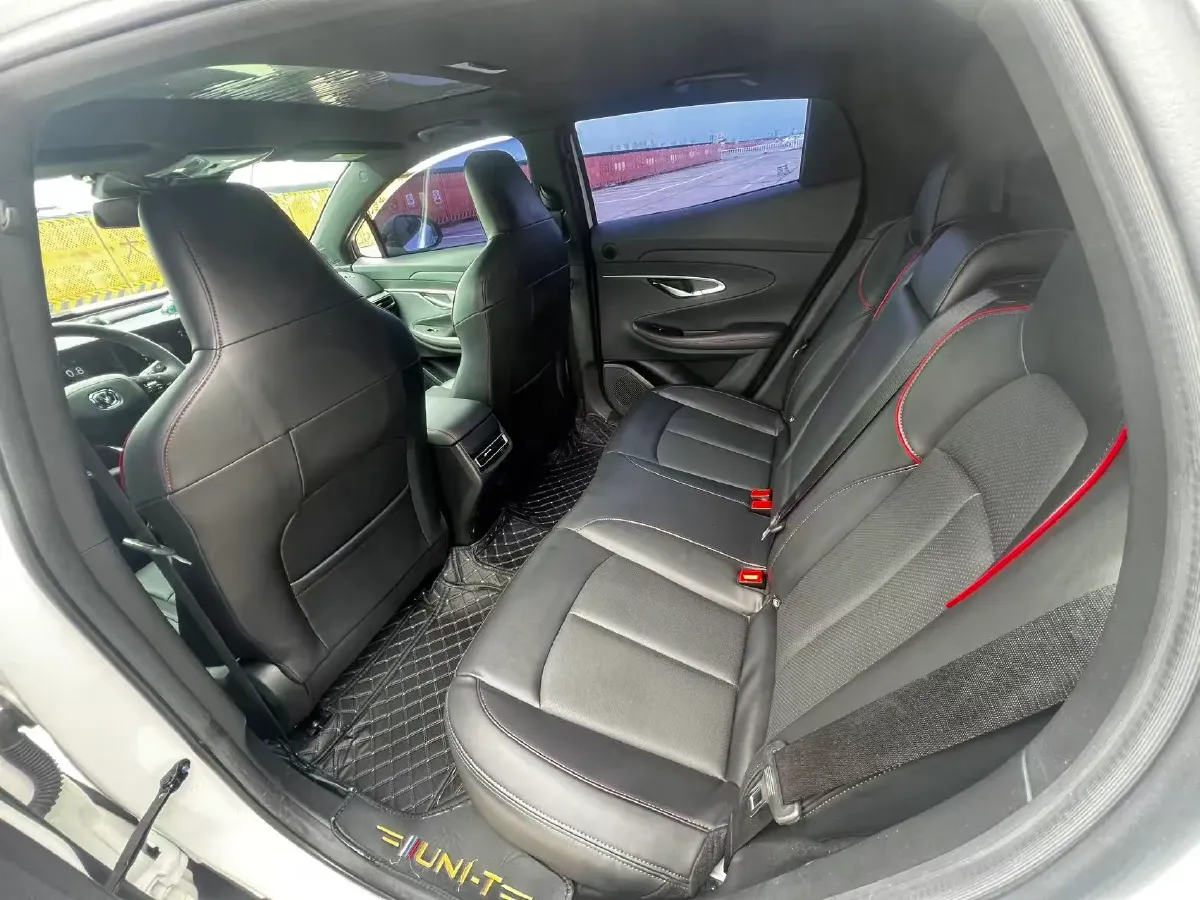 2022 ChangAn UNI-T 1.5T 188HP L4 7DCT,autocango,china used car exporter,china ev exporter,chinese used car exporter,chinese used ev exporter