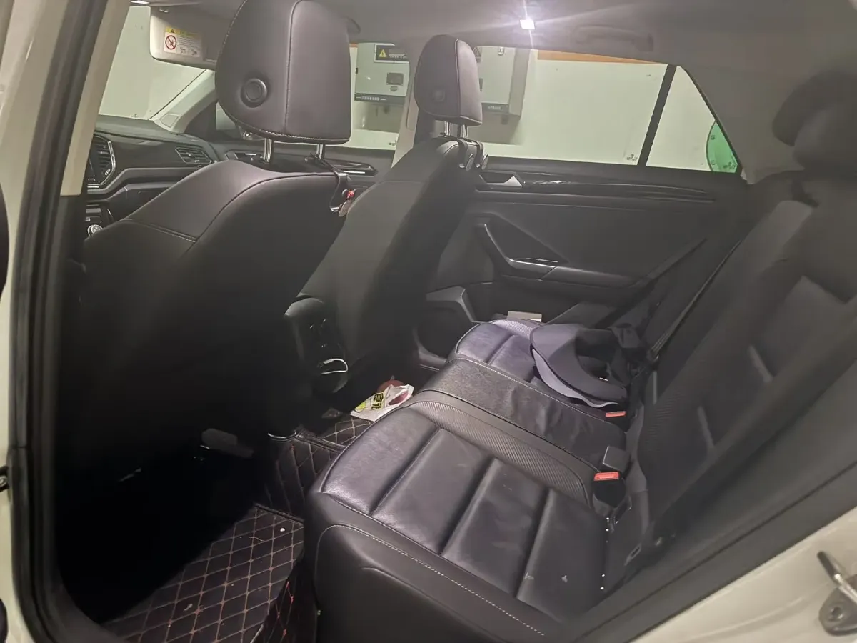 2019 Volkswagen T-Roc 1.4T 150HP L4 7DCT,autocango,china used car exporter,china ev exporter,chinese used car exporter,chinese used ev exporter