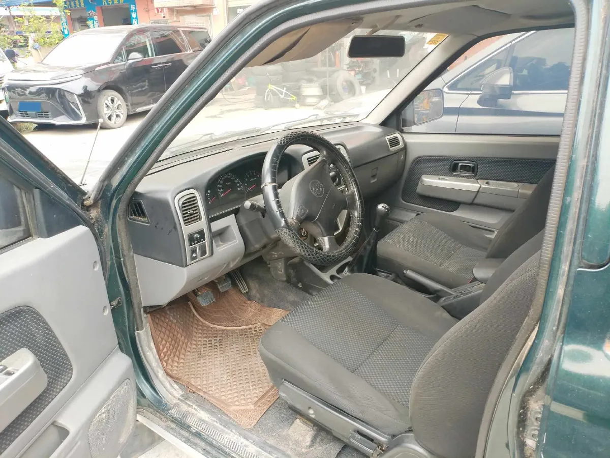 2013 Dongfeng RuiQi 2.4L 139HP L4 5MT,autocango,china used car exporter,china ev exporter,chinese used car exporter,chinese used ev exporter