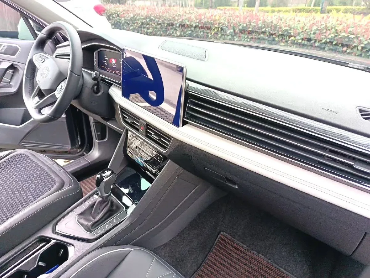 2025 Volkswagen Tiguan L 2.0T 186HP L4 7DCT,autocango,china used car exporter,china ev exporter,chinese used car exporter,chinese used ev exporter