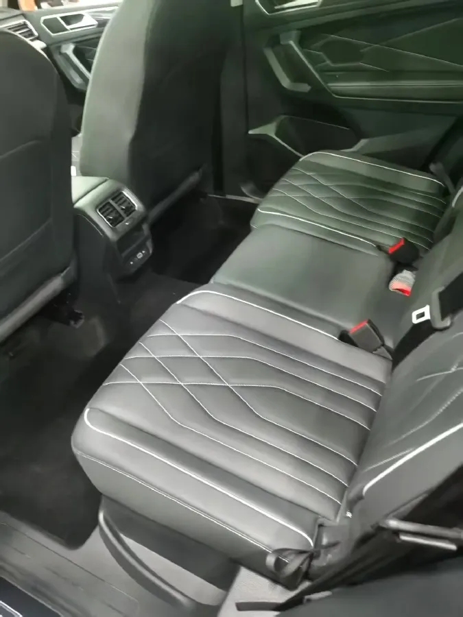 2025 Volkswagen Tiguan L 2.0T 186HP L4 7DCT,autocango,china used car exporter,china ev exporter,chinese used car exporter,chinese used ev exporter