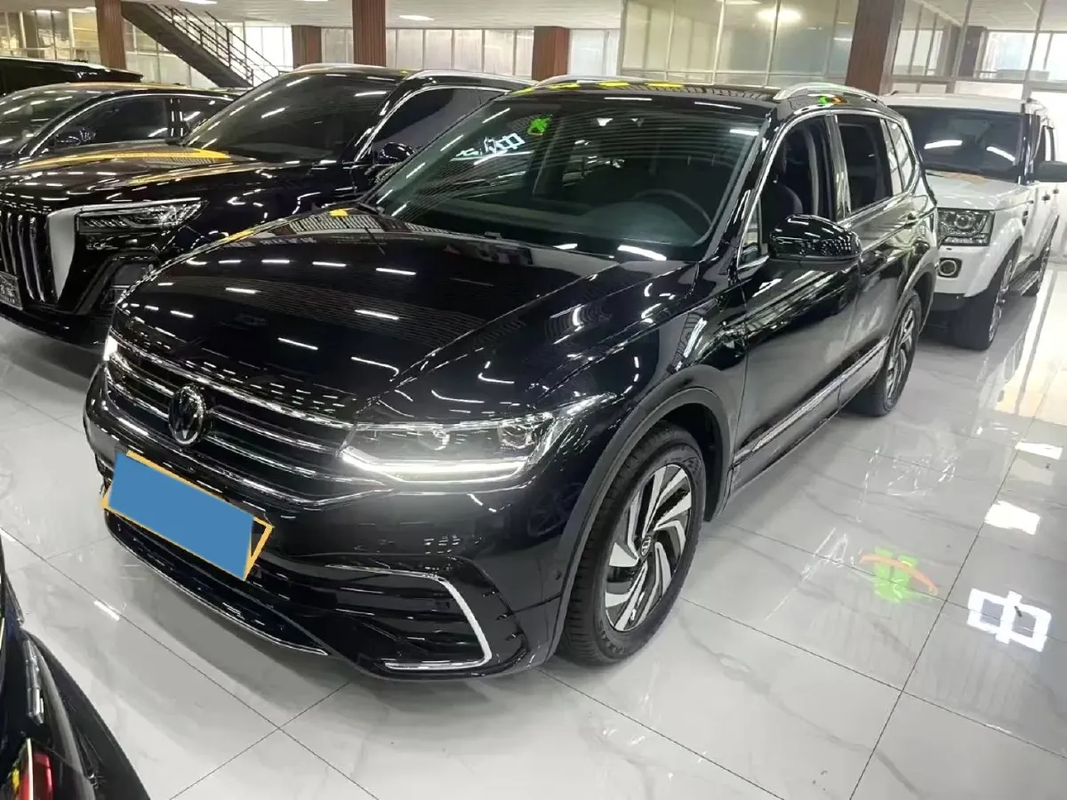 2025 Volkswagen Tiguan L 2.0T 186HP L4 7DCT,autocango,china used car exporter,china ev exporter,chinese used car exporter,chinese used ev exporter