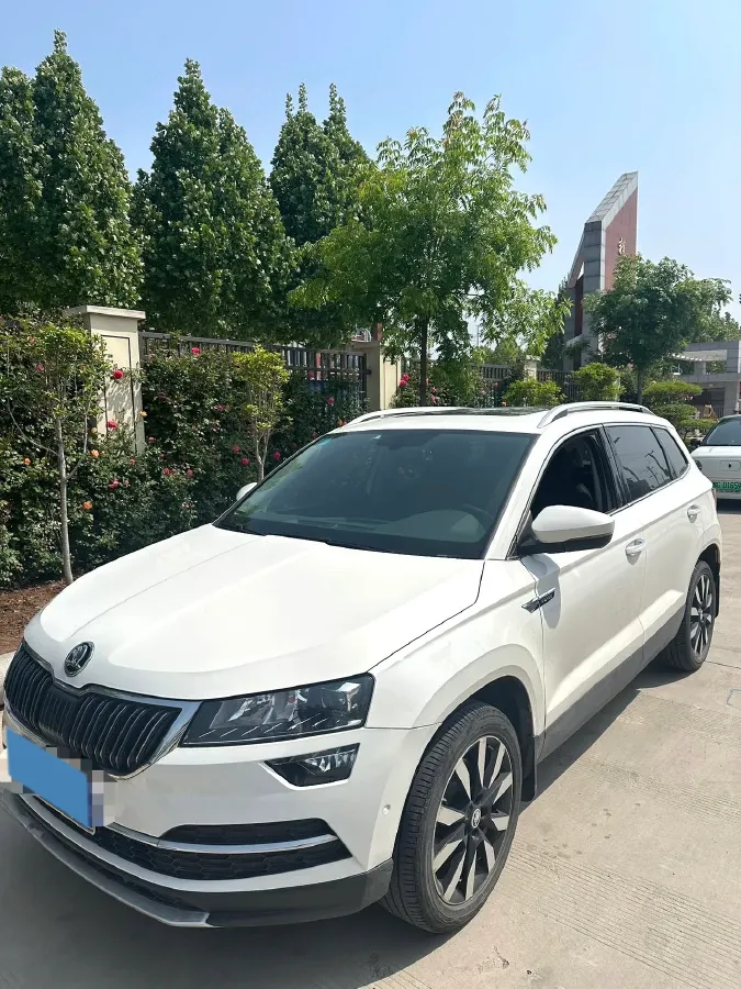 2020 Skoda Karoq 1.4T 150HP L4 7DCT,autocango,china used car exporter,china ev exporter,chinese used car exporter,chinese used ev exporter