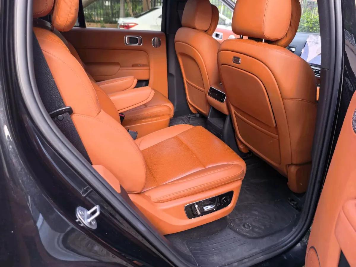 2024 Volvo S60 2.0T 197HP L4 7DCT,autocango,china used car exporter,china ev exporter,chinese used car exporter,chinese used ev exporter