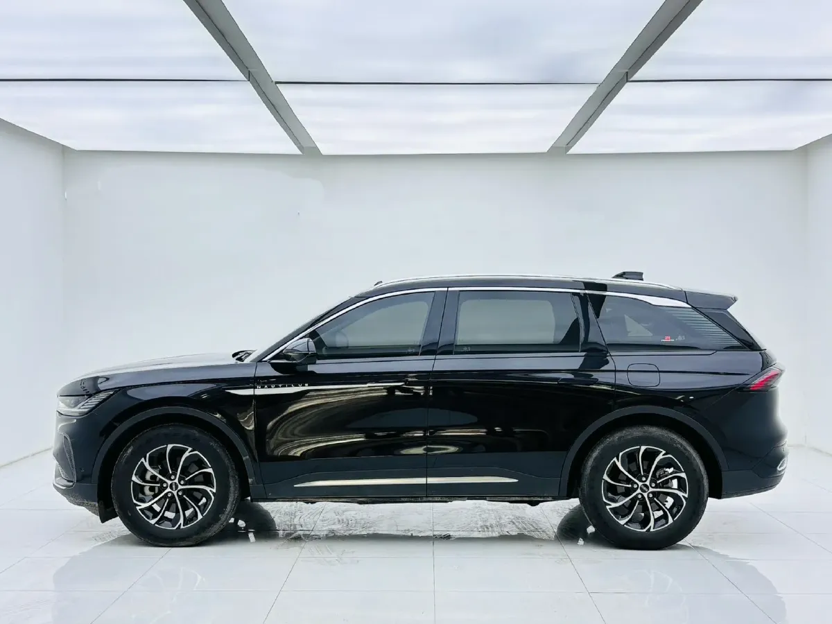 2023 Lincoln Nautilus 2.0T 261HP L4 8AT,autocango,china used car exporter,china ev exporter,chinese used car exporter,chinese used ev exporter