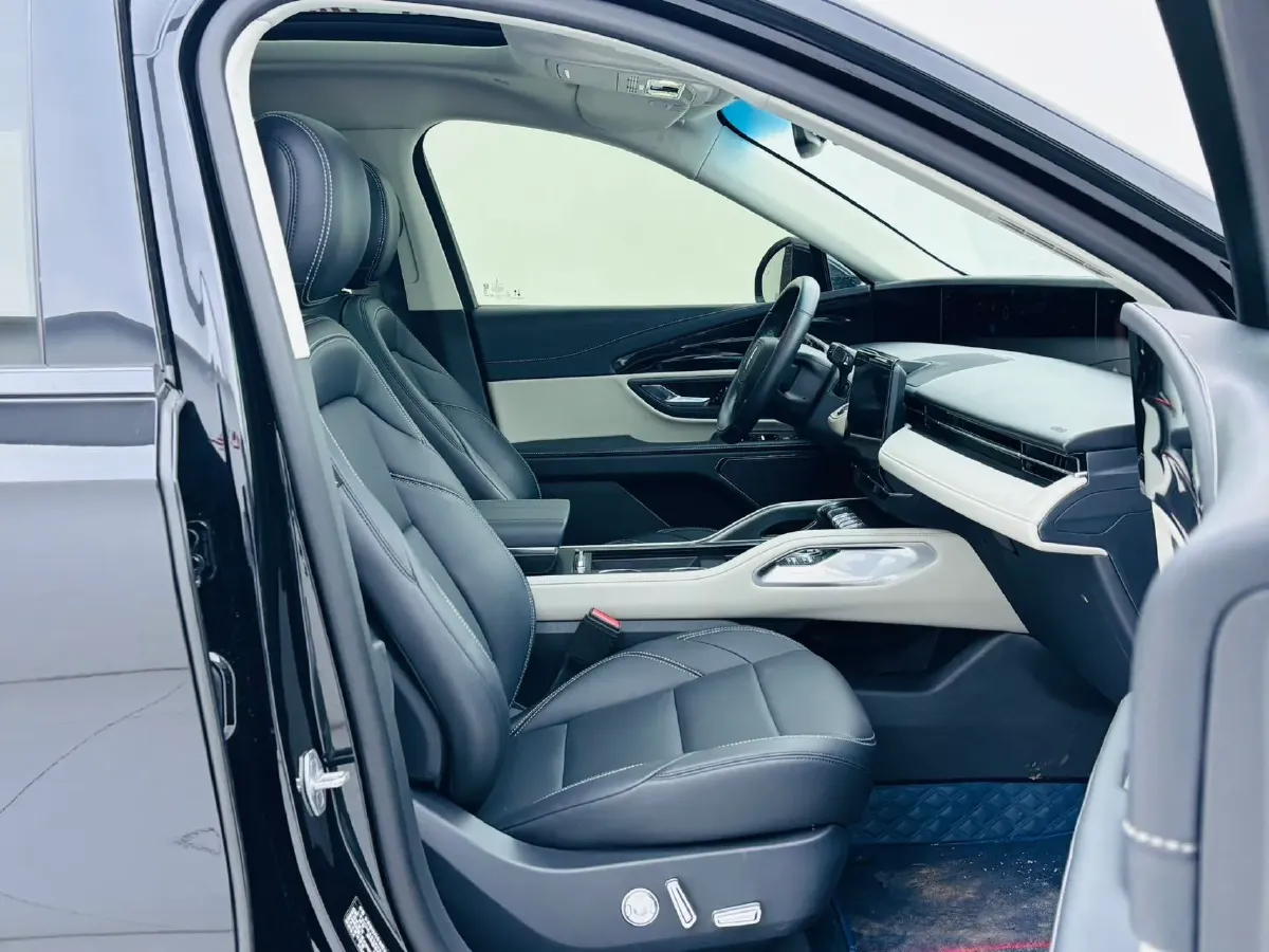 2023 Lincoln Nautilus 2.0T 261HP L4 8AT,autocango,china used car exporter,china ev exporter,chinese used car exporter,chinese used ev exporter