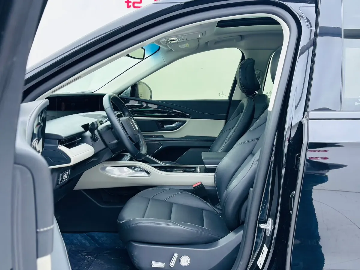 2023 Lincoln Nautilus 2.0T 261HP L4 8AT,autocango,china used car exporter,china ev exporter,chinese used car exporter,chinese used ev exporter