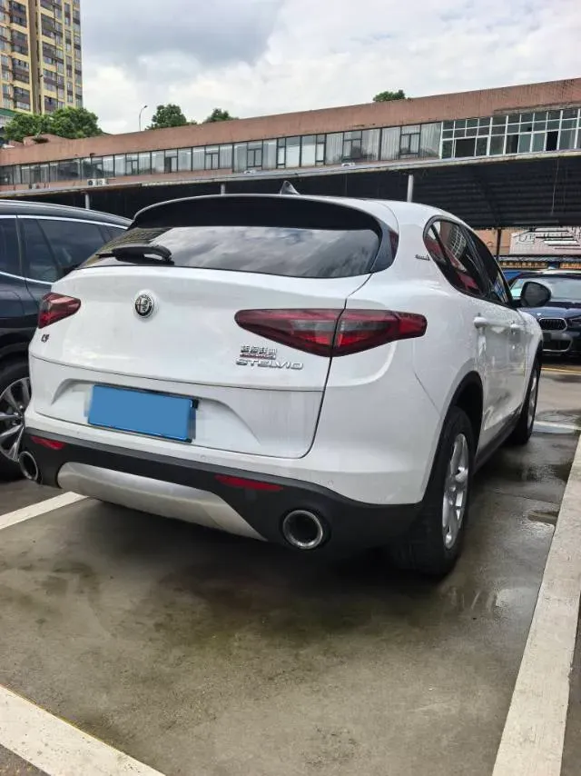 2017 Jaguar XE 2.0T 240HP L4 8AT,autocango,china used car exporter,china ev exporter,chinese used car exporter,chinese used ev exporter