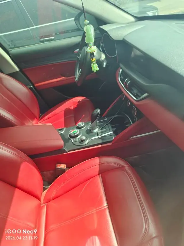 2017 Jaguar XE 2.0T 240HP L4 8AT,autocango,china used car exporter,china ev exporter,chinese used car exporter,chinese used ev exporter