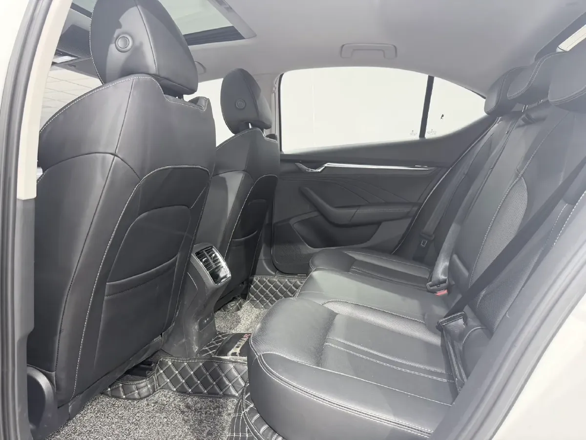 2021 Skoda Octavia 1.4T 150HP L4 7DCT,autocango,china used car exporter,china ev exporter,chinese used car exporter,chinese used ev exporter