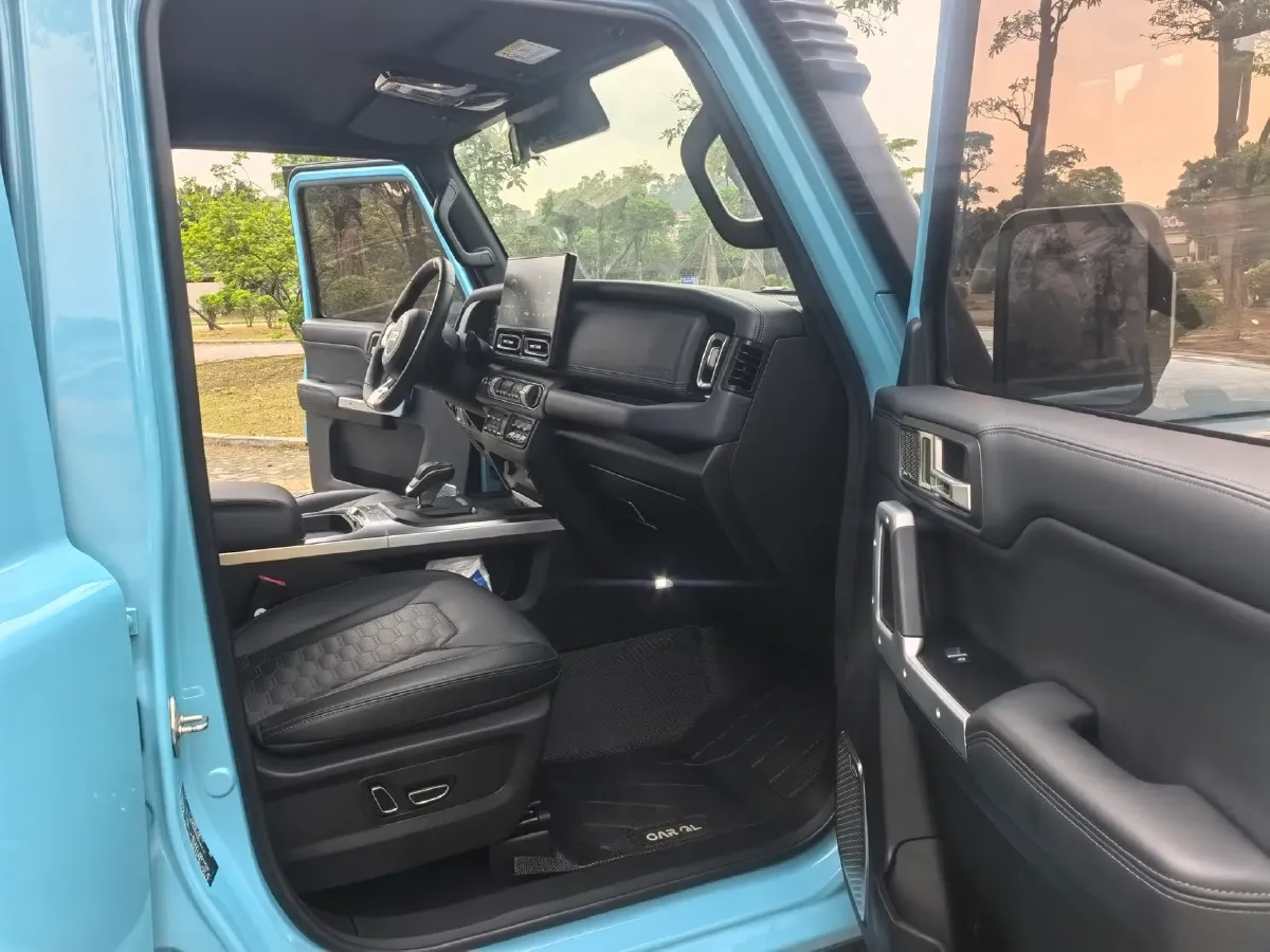 2025 212 212 T01 2.0T 252HP L4 8AT,autocango,china used car exporter,china ev exporter,chinese used car exporter,chinese used ev exporter