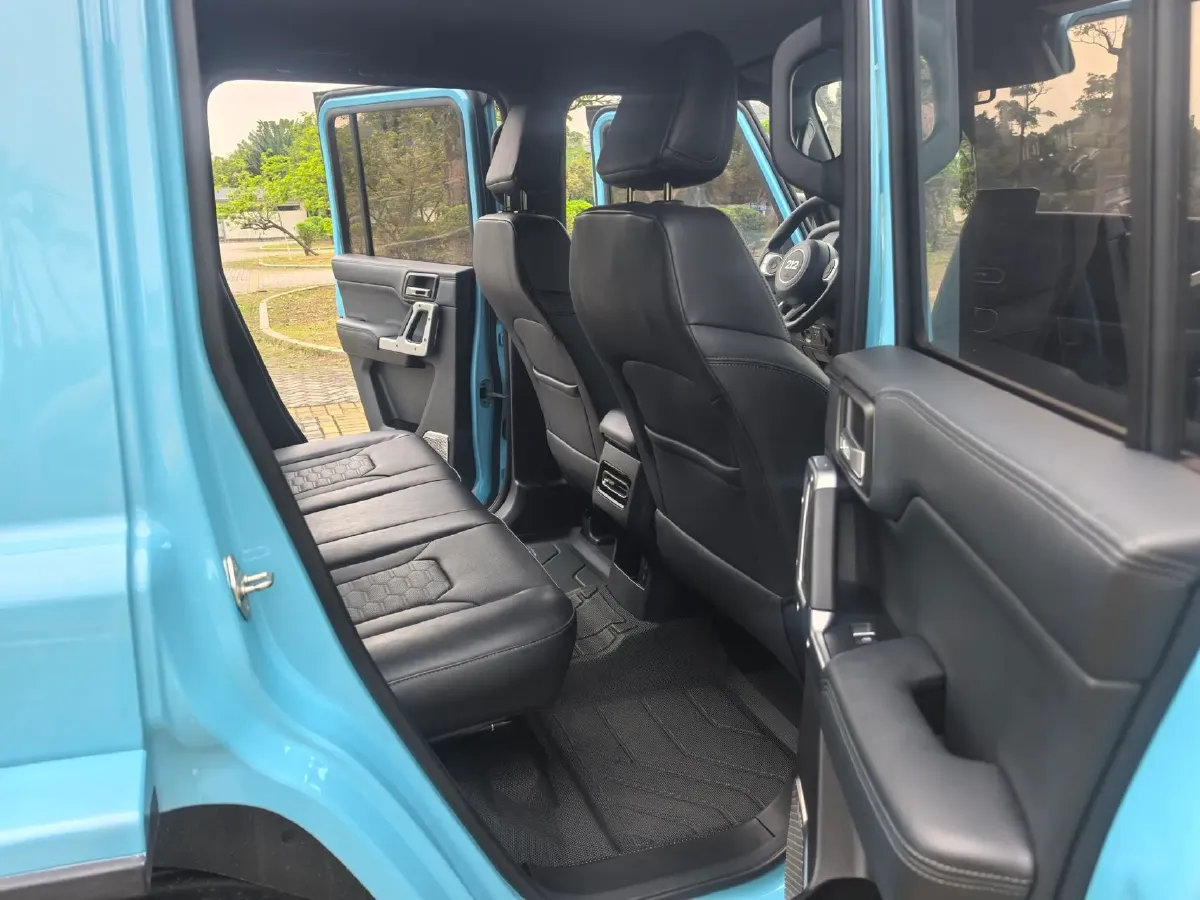 2025 212 212 T01 2.0T 252HP L4 8AT,autocango,china used car exporter,china ev exporter,chinese used car exporter,chinese used ev exporter