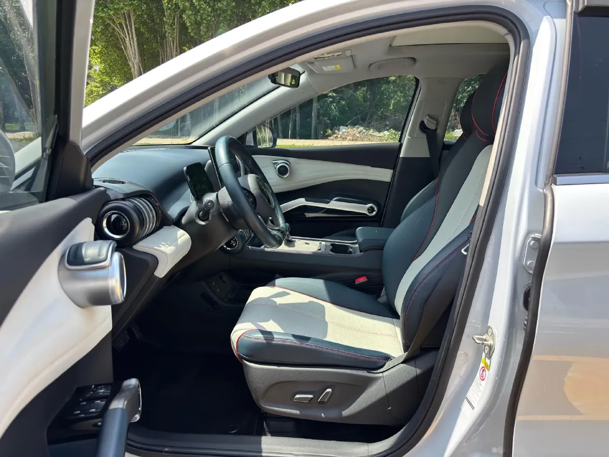 2022 Foton Grand General G7 2.0T 238HP L4 8AT,autocango,china used car exporter,china ev exporter,chinese used car exporter,chinese used ev exporter