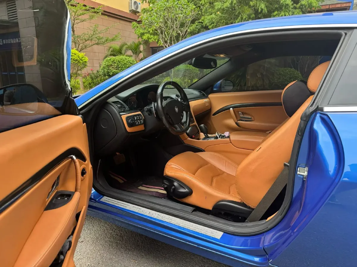 2007 Maserati GranTurismo 4.2L 405HP V8 6AT,autocango,china used car exporter,china ev exporter,chinese used car exporter,chinese used ev exporter