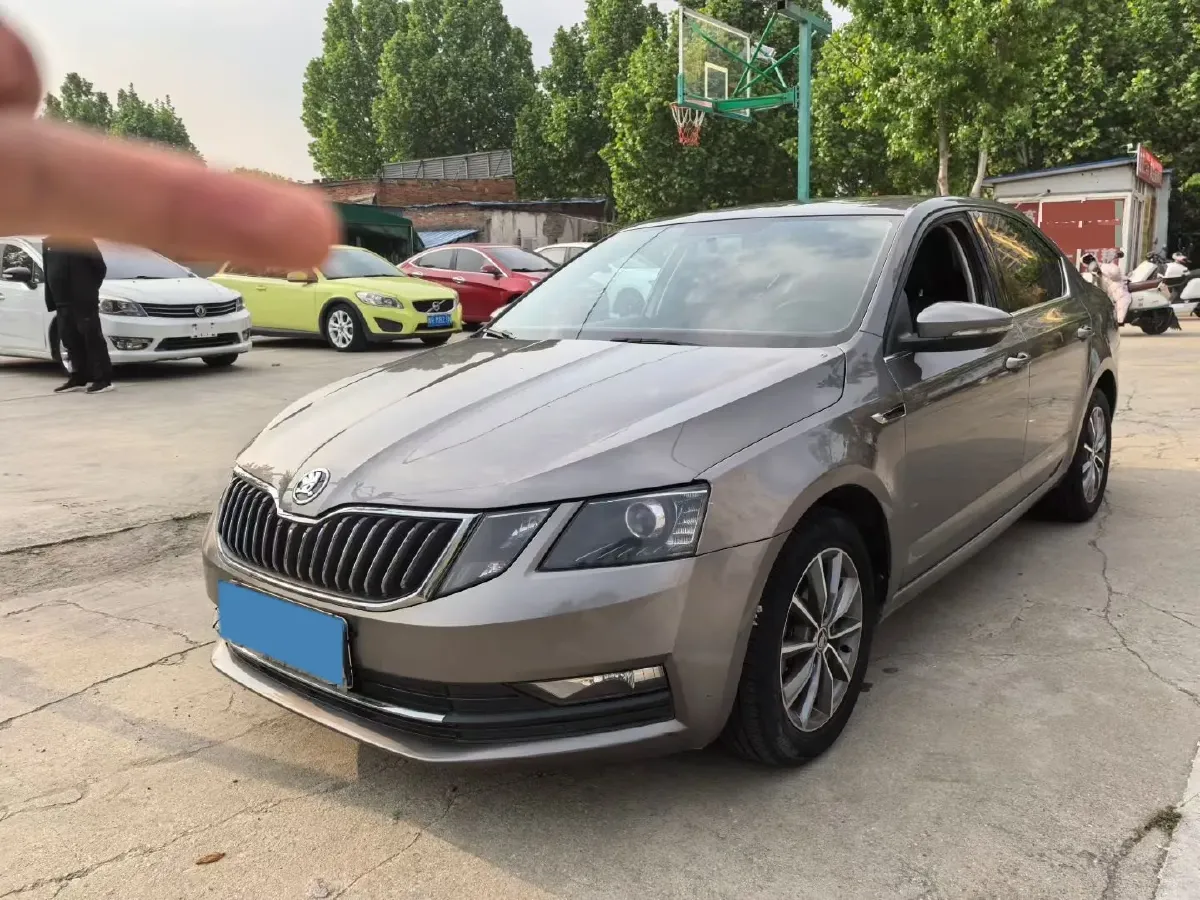 2019 Skoda Octavia 1.2T 116HP L4 7DCT,autocango,china used car exporter,china ev exporter,chinese used car exporter,chinese used ev exporter