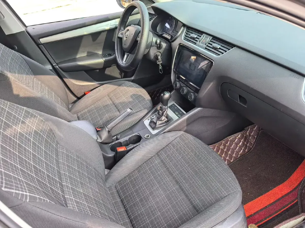 2019 Skoda Octavia 1.2T 116HP L4 7DCT,autocango,china used car exporter,china ev exporter,chinese used car exporter,chinese used ev exporter