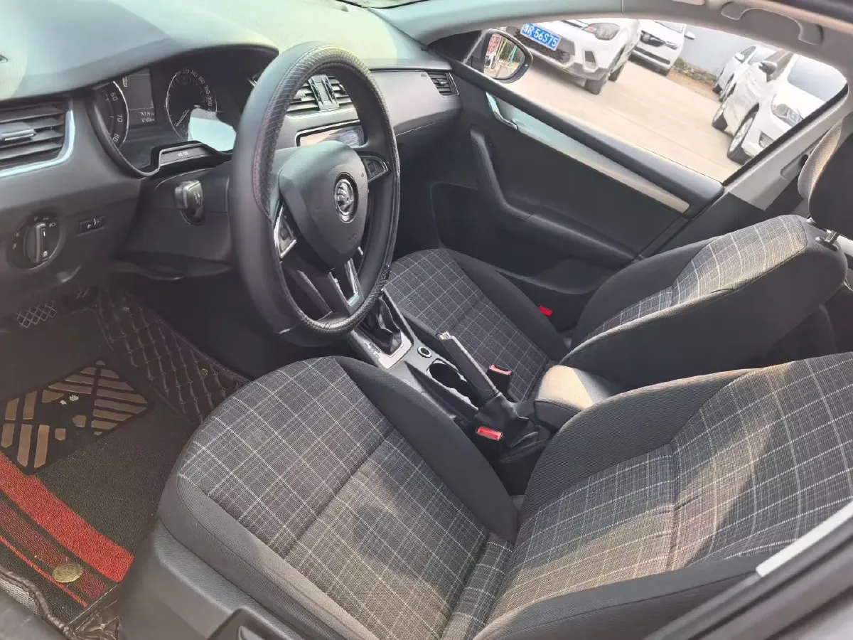 2019 Skoda Octavia 1.2T 116HP L4 7DCT,autocango,china used car exporter,china ev exporter,chinese used car exporter,chinese used ev exporter