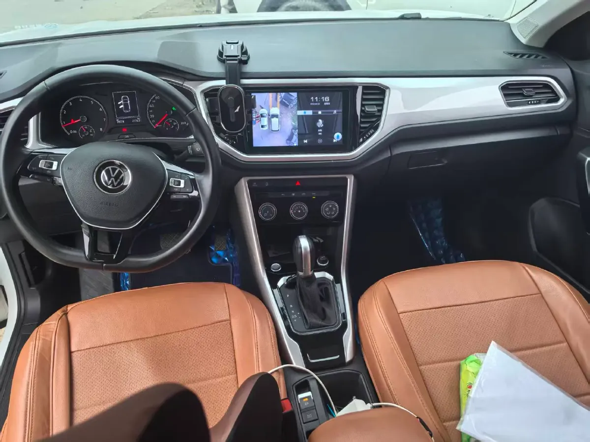 2022 Volkswagen T-Roc 1.4T 150HP L4 7DCT,autocango,china used car exporter,china ev exporter,chinese used car exporter,chinese used ev exporter