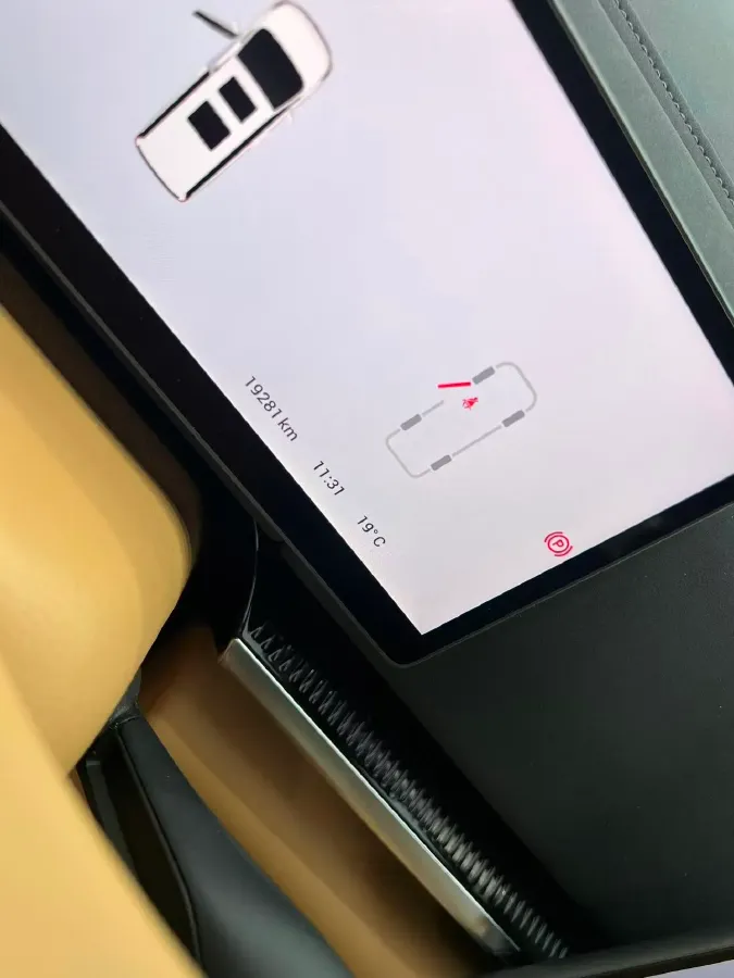 2025 Voyah Dream 1.5T 150HP L4 PHEV 41.7KWH,autocango,china used car exporter,china ev exporter,chinese used car exporter,chinese used ev exporter