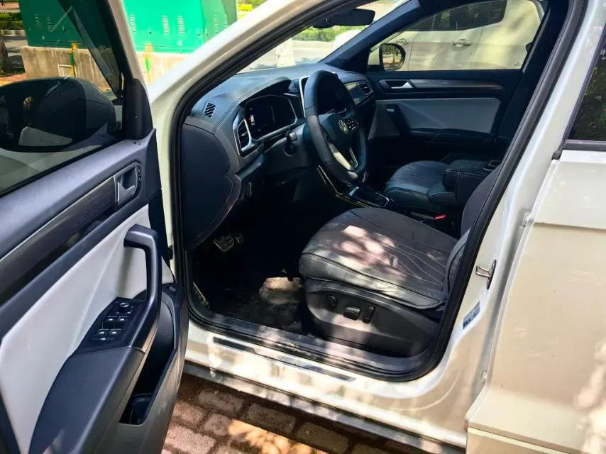 2025 Volkswagen T-Roc 1.5T 160HP L4 7DCT,autocango,china used car exporter,china ev exporter,chinese used car exporter,chinese used ev exporter