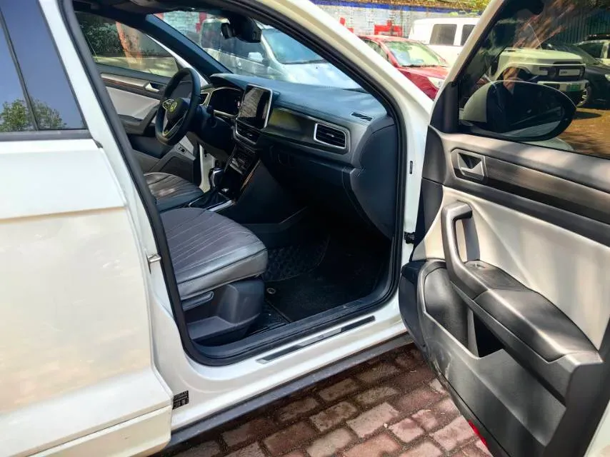 2025 Volkswagen T-Roc 1.5T 160HP L4 7DCT,autocango,china used car exporter,china ev exporter,chinese used car exporter,chinese used ev exporter