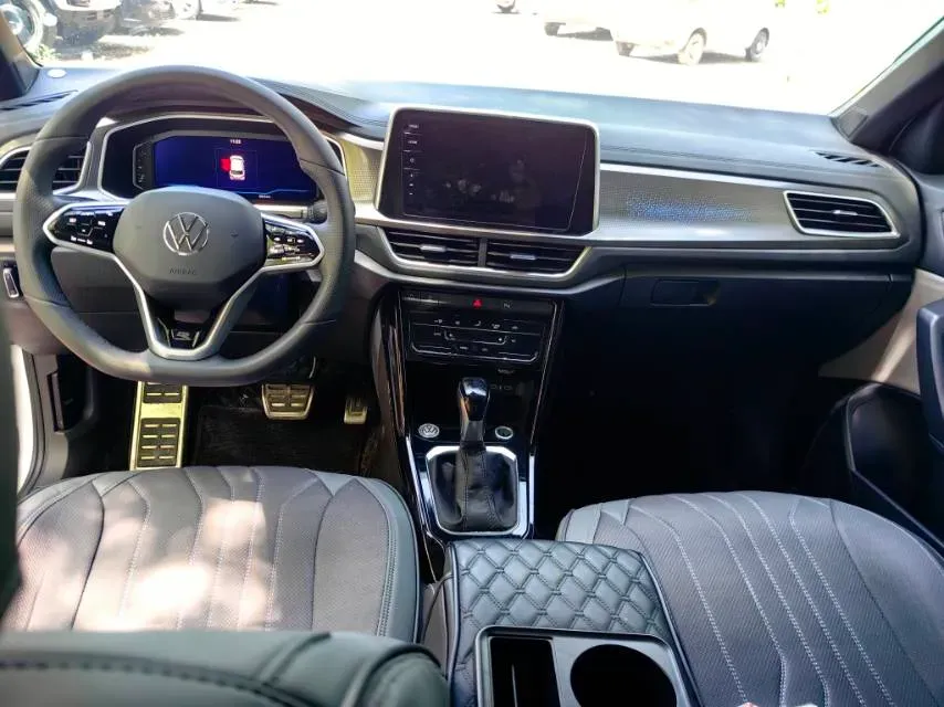 2025 Volkswagen T-Roc 1.5T 160HP L4 7DCT,autocango,china used car exporter,china ev exporter,chinese used car exporter,chinese used ev exporter