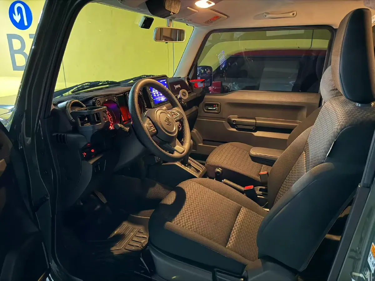 2019 Infiniti Q60 2.0T 211HP L4 7AT,autocango,china used car exporter,china ev exporter,chinese used car exporter,chinese used ev exporter