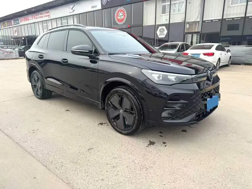 2024 Volkswagen Tiguan L 2.0T 220HP L4 7DCT,autocango,china used car exporter,china ev exporter,chinese used car exporter,chinese used ev exporter