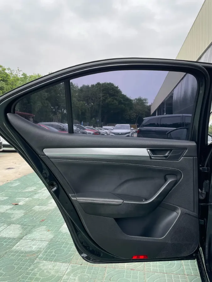 2023 Skoda Superb 1.4T 150HP L4 7DCT,autocango,china used car exporter,china ev exporter,chinese used car exporter,chinese used ev exporter