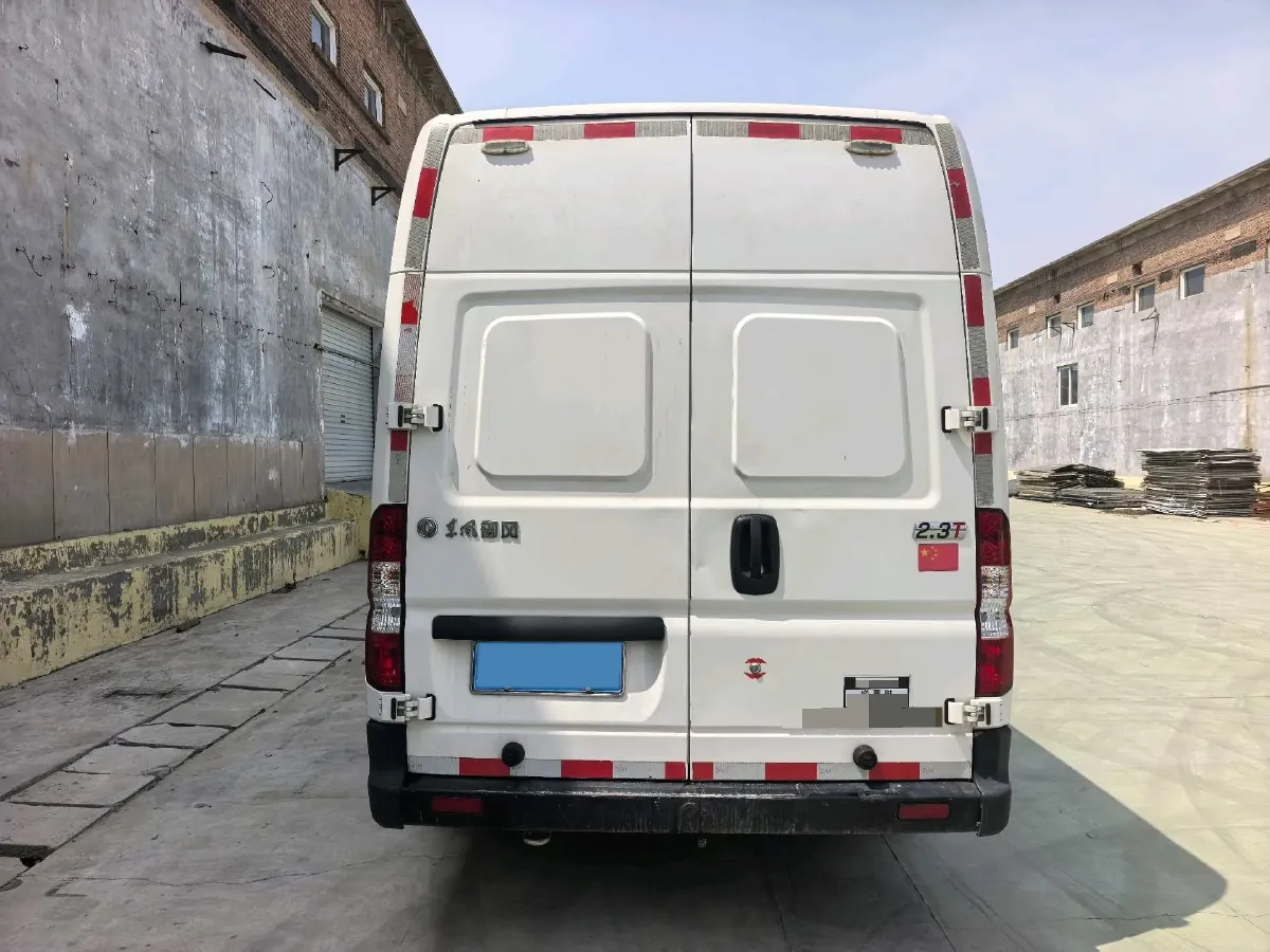 2023 Ford Transit 2.0T 220HP L4 5MT,autocango,china used car exporter,china ev exporter,chinese used car exporter,chinese used ev exporter