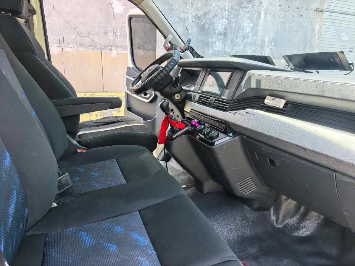 2023 Ford Transit 2.0T 220HP L4 5MT,autocango,china used car exporter,china ev exporter,chinese used car exporter,chinese used ev exporter