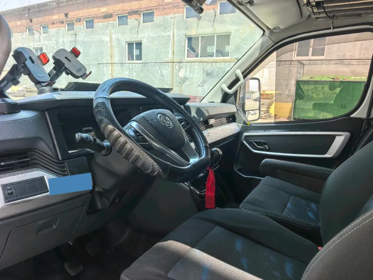2023 Ford Transit 2.0T 220HP L4 5MT,autocango,china used car exporter,china ev exporter,chinese used car exporter,chinese used ev exporter