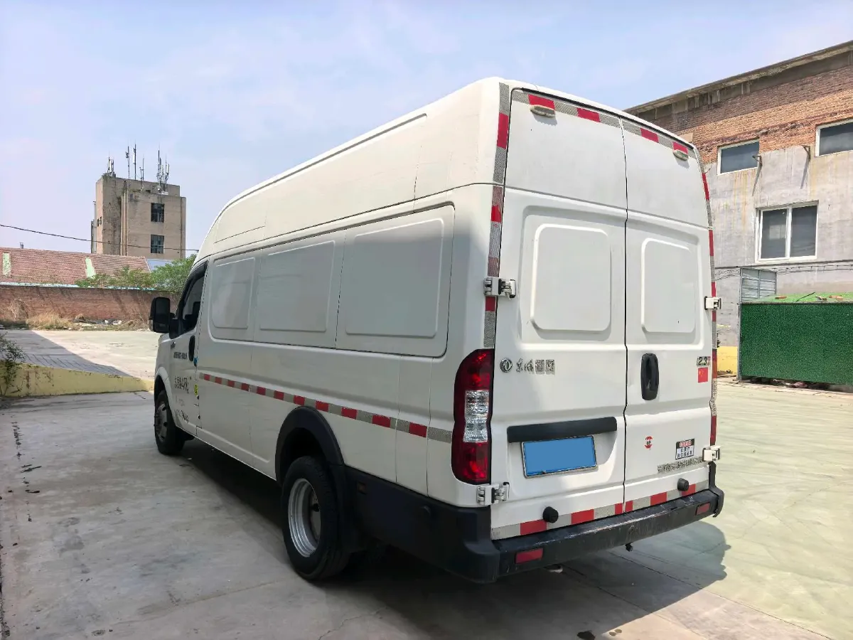 2023 Ford Transit 2.0T 220HP L4 5MT,autocango,china used car exporter,china ev exporter,chinese used car exporter,chinese used ev exporter