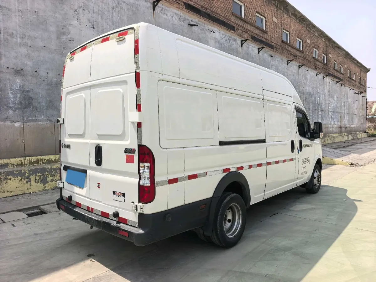 2023 Ford Transit 2.0T 220HP L4 5MT,autocango,china used car exporter,china ev exporter,chinese used car exporter,chinese used ev exporter