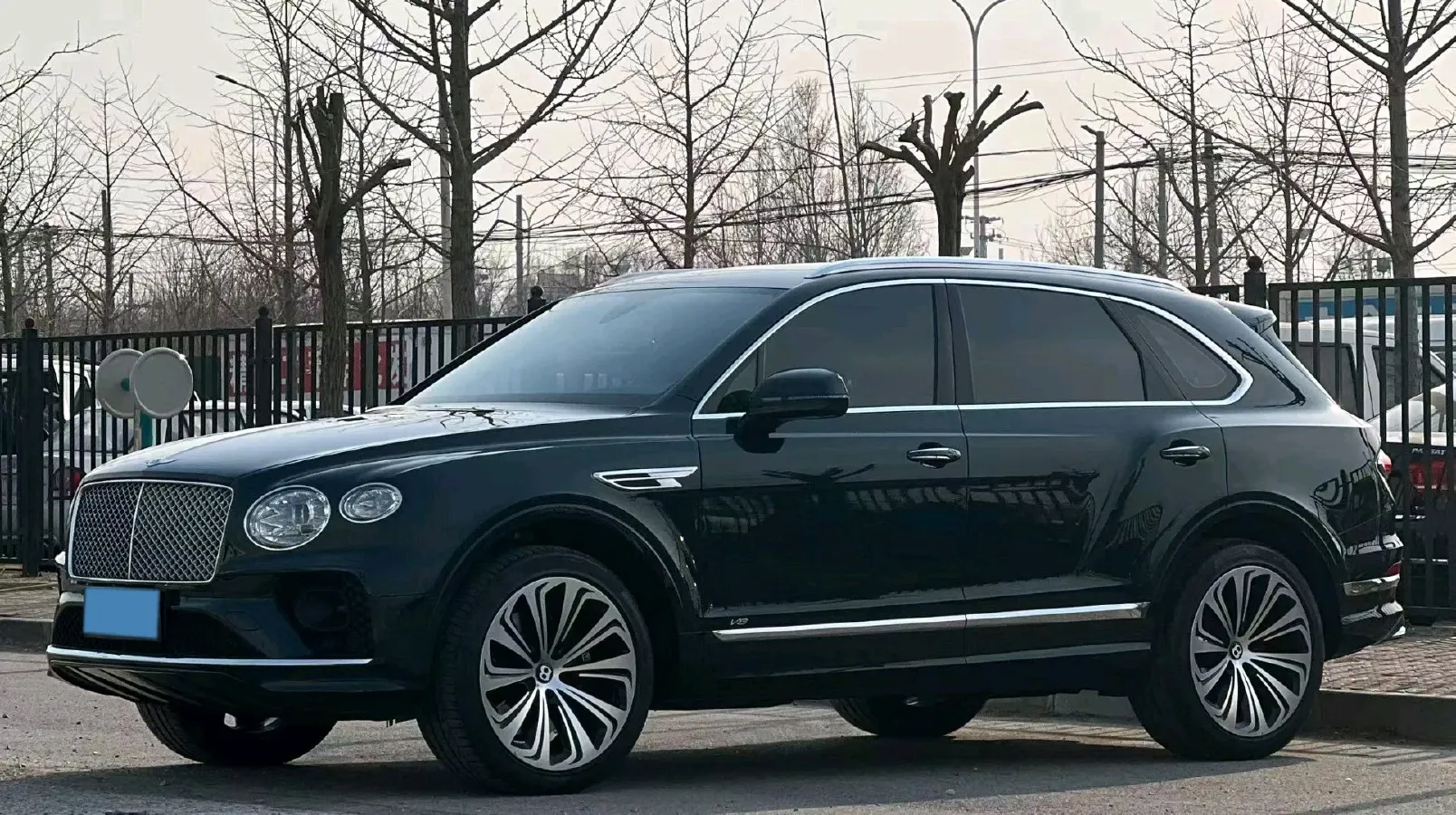 2021 Bentley Bentayga 4.0T 550HP V8 8AT,autocango,china used car exporter,china ev exporter,chinese used car exporter,chinese used ev exporter