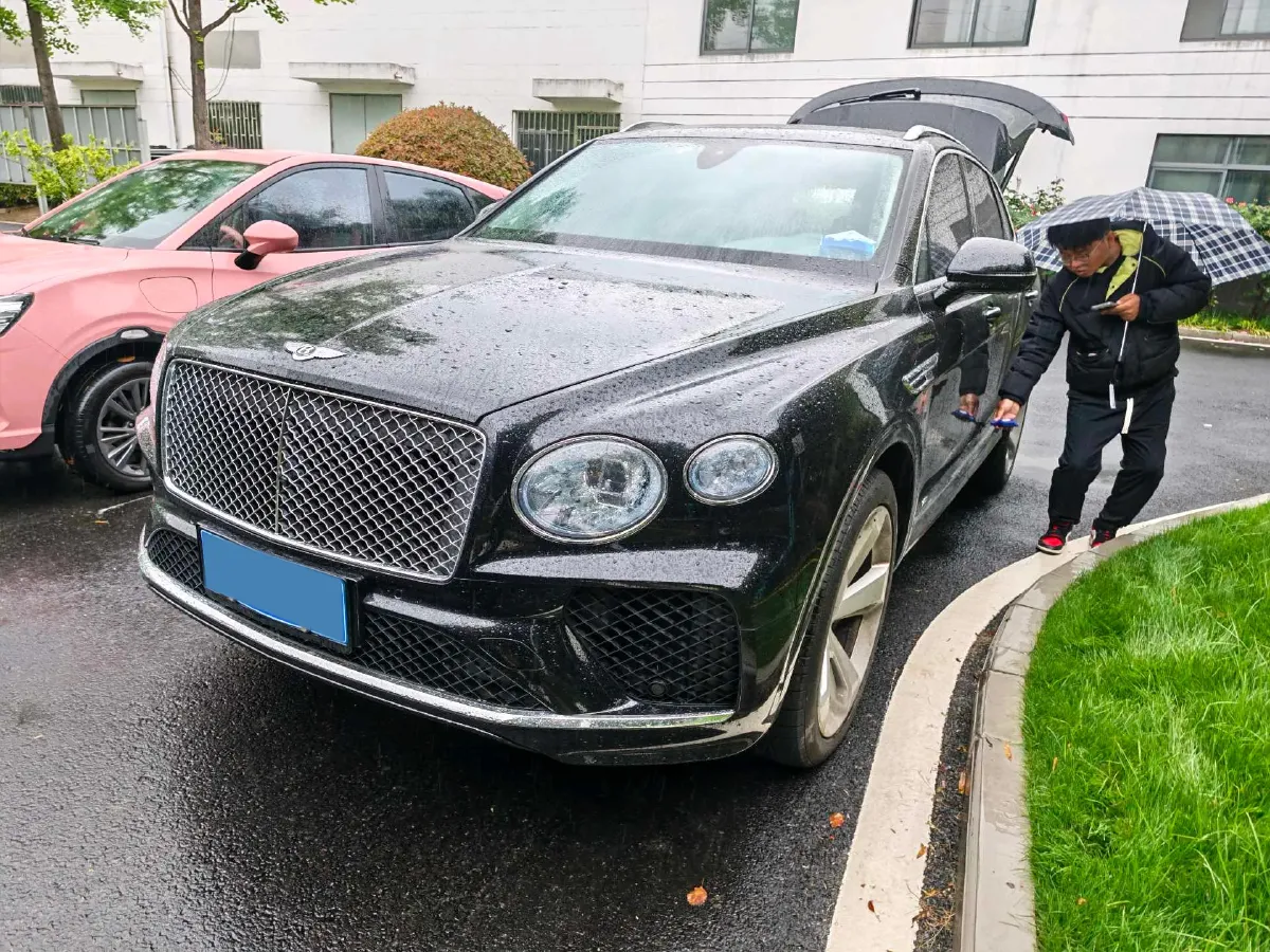 2021 Bentley Flying Spur 4.0T 550HP V8 8DCT,autocango,china used car exporter,china ev exporter,chinese used car exporter,chinese used ev exporter
