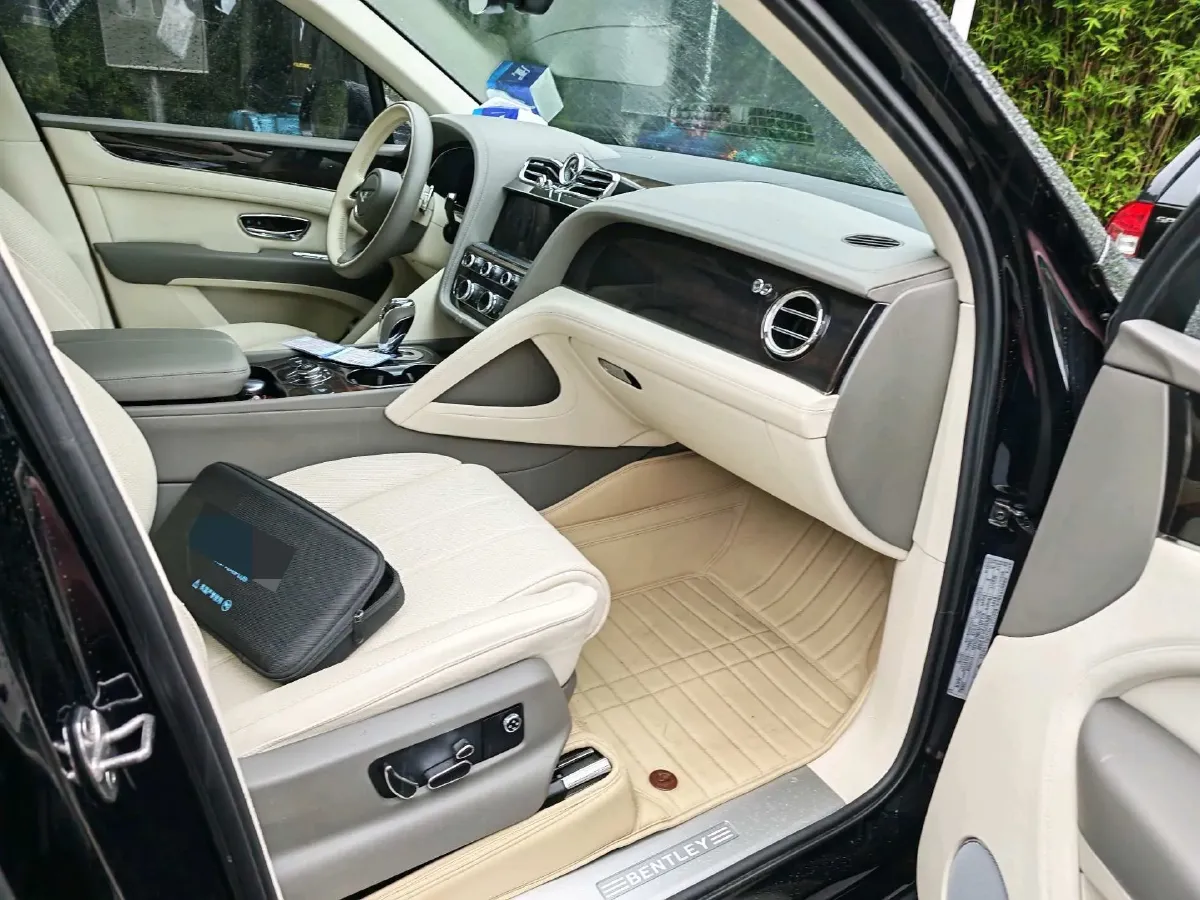 2021 Bentley Flying Spur 4.0T 550HP V8 8DCT,autocango,china used car exporter,china ev exporter,chinese used car exporter,chinese used ev exporter