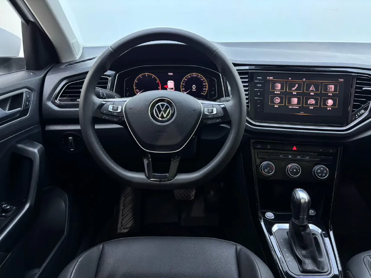 2021 Volkswagen T-Roc 1.4T 150HP L4 7DCT,autocango,china used car exporter,china ev exporter,chinese used car exporter,chinese used ev exporter