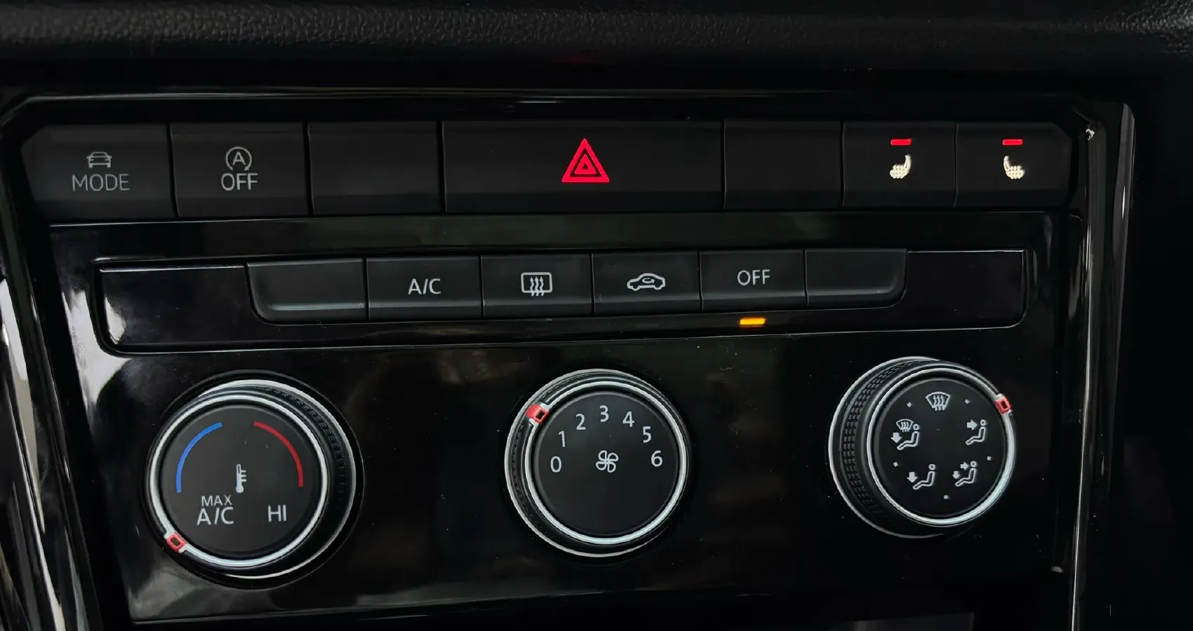 2021 Volkswagen T-Roc 1.4T 150HP L4 7DCT,autocango,china used car exporter,china ev exporter,chinese used car exporter,chinese used ev exporter