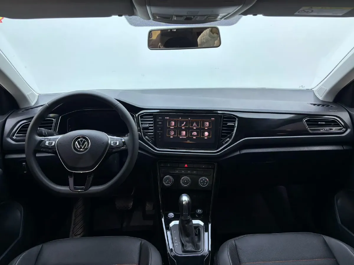 2021 Volkswagen T-Roc 1.4T 150HP L4 7DCT,autocango,china used car exporter,china ev exporter,chinese used car exporter,chinese used ev exporter
