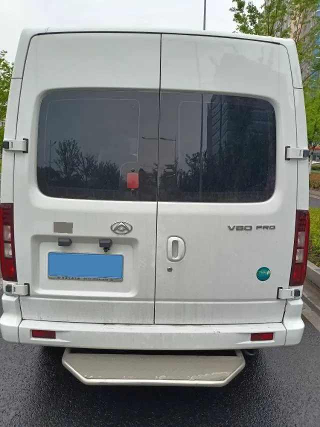 2025 MAXUS XinTu V80 2.0T 147HP L4 6MT,autocango,china used car exporter,china ev exporter,chinese used car exporter,chinese used ev exporter