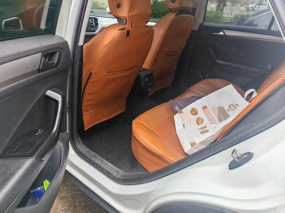 2020 Volkswagen T-Roc 1.4T 131HP L4 7DCT,autocango,china used car exporter,china ev exporter,chinese used car exporter,chinese used ev exporter