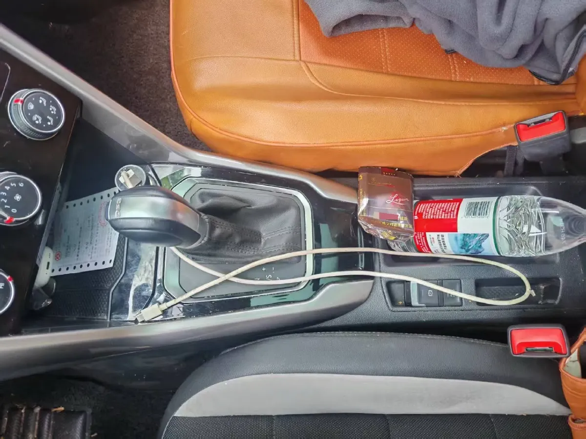 2020 Volkswagen T-Roc 1.4T 131HP L4 7DCT,autocango,china used car exporter,china ev exporter,chinese used car exporter,chinese used ev exporter