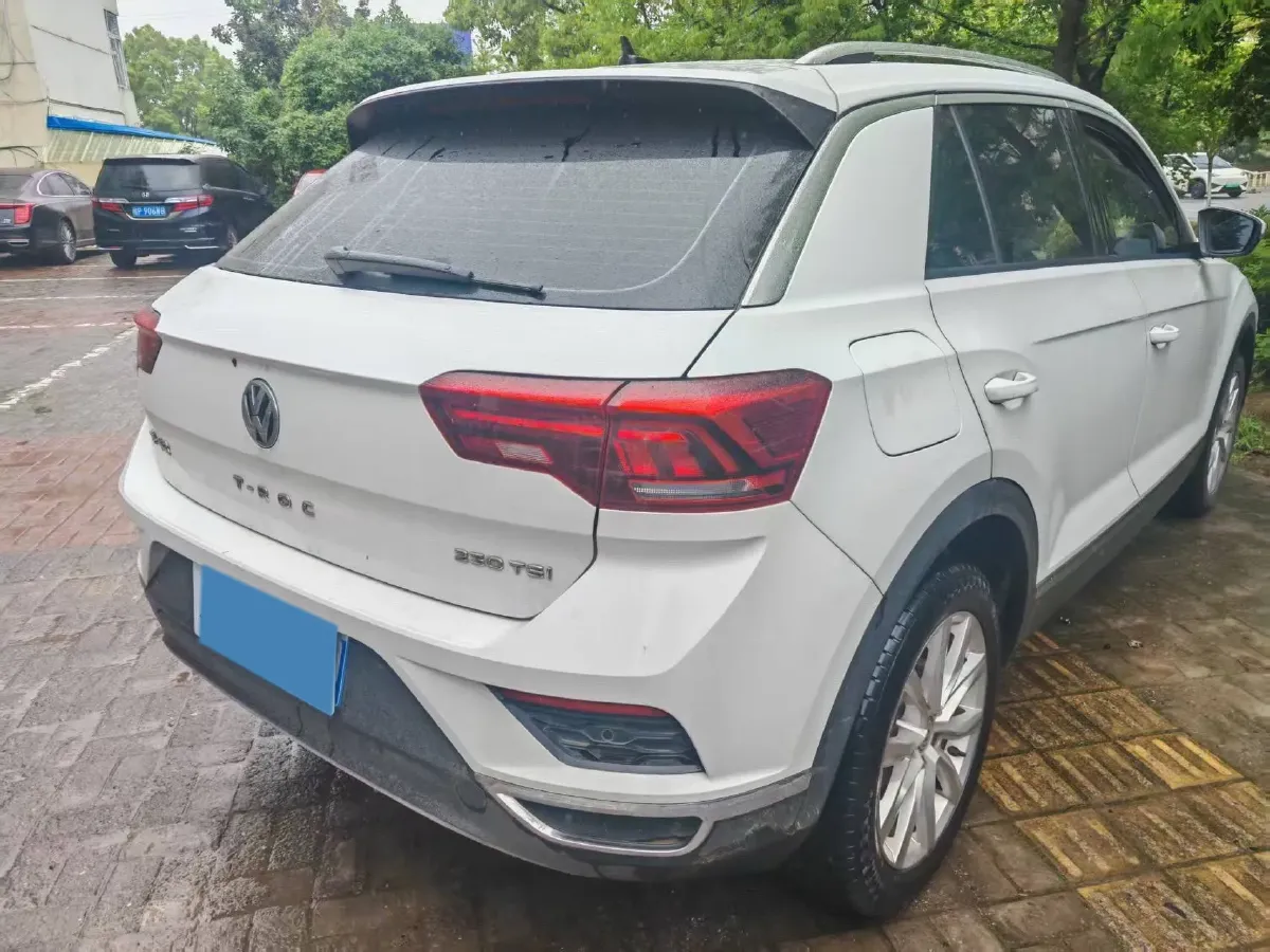 2020 Volkswagen T-Roc 1.4T 131HP L4 7DCT,autocango,china used car exporter,china ev exporter,chinese used car exporter,chinese used ev exporter