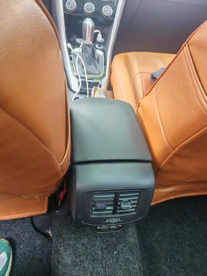 2020 Volkswagen T-Roc 1.4T 131HP L4 7DCT,autocango,china used car exporter,china ev exporter,chinese used car exporter,chinese used ev exporter