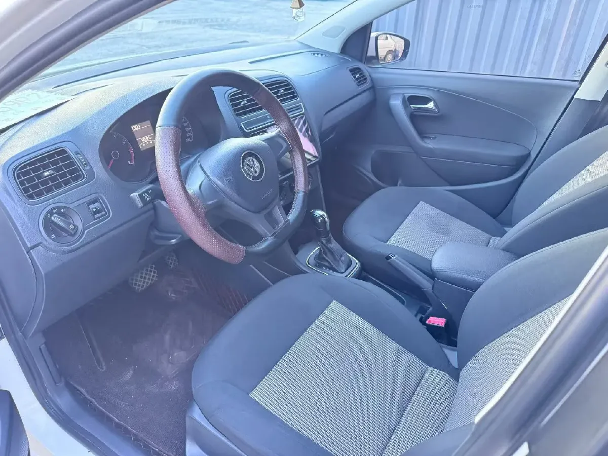 2016 Volkswagen Polo 1.4L 90HP L4 6AT,autocango,china used car exporter,china ev exporter,chinese used car exporter,chinese used ev exporter