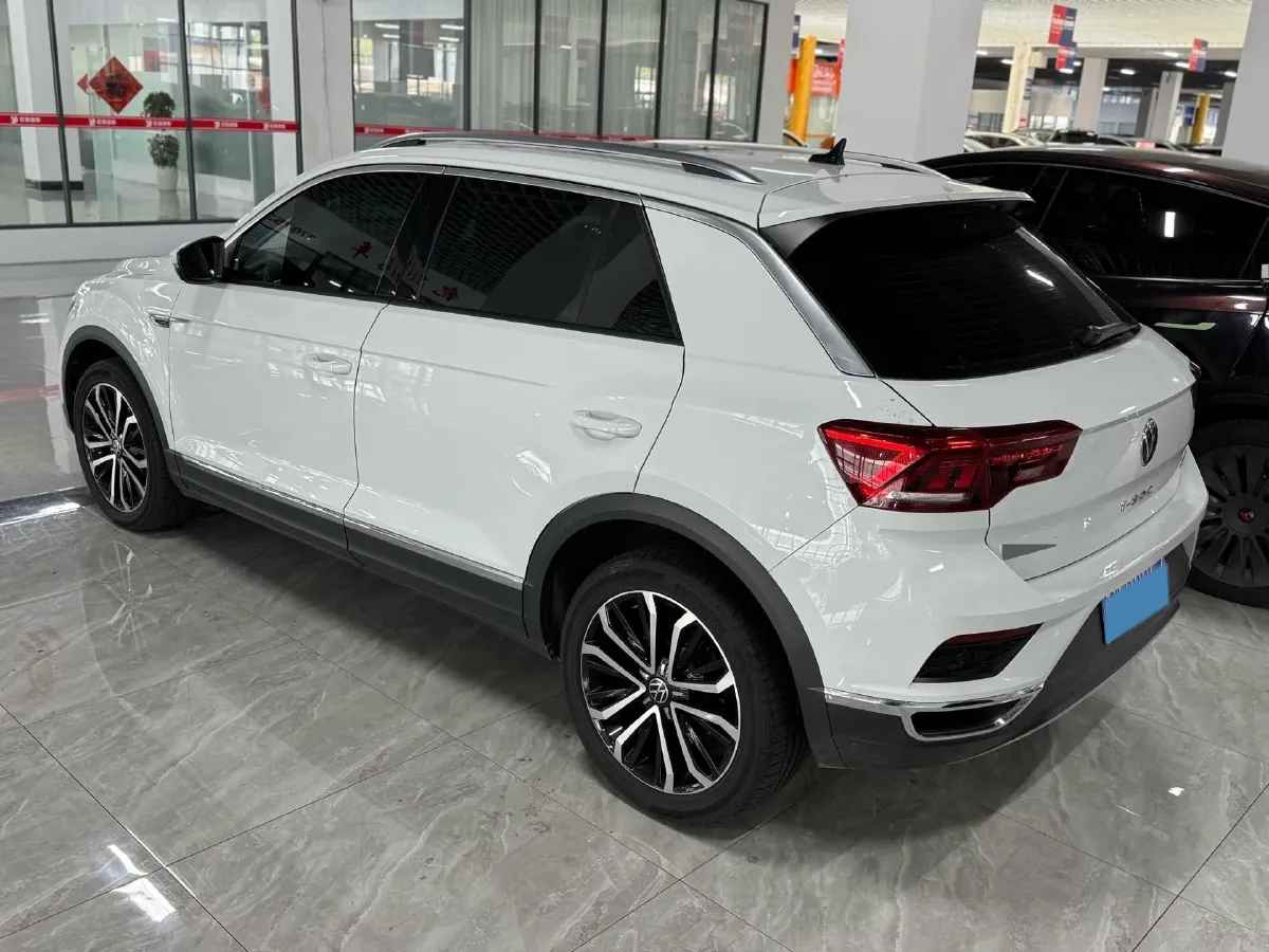 2022 Volkswagen T-Roc 1.4T 150HP L4 7DCT,autocango,china used car exporter,china ev exporter,chinese used car exporter,chinese used ev exporter