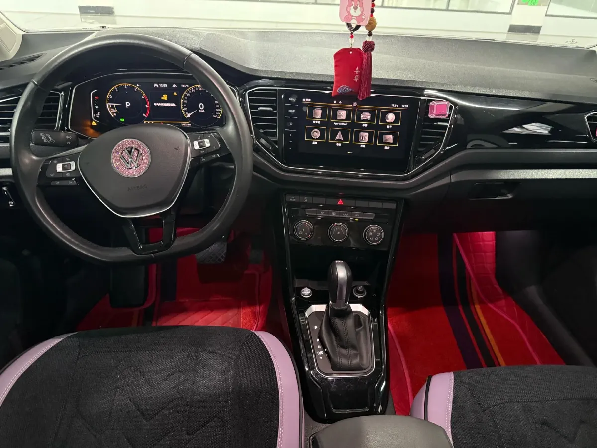 2022 Volkswagen T-Roc 1.4T 150HP L4 7DCT,autocango,china used car exporter,china ev exporter,chinese used car exporter,chinese used ev exporter