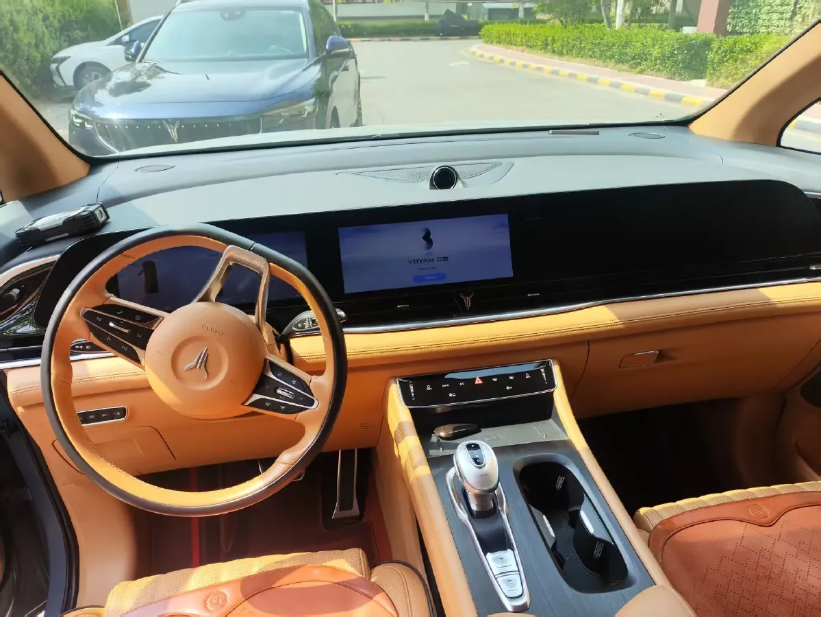 2022 Voyah Dream 1.5T 136HP L4 PHEV 25.57KWH,autocango,china used car exporter,china ev exporter,chinese used car exporter,chinese used ev exporter