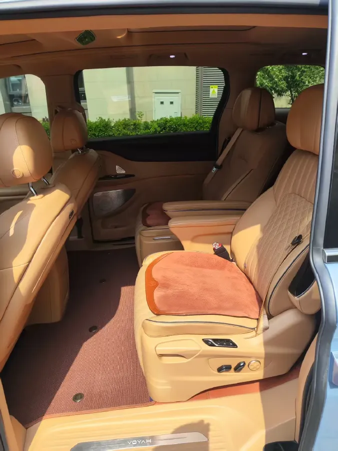 2022 Voyah Dream 1.5T 136HP L4 PHEV 25.57KWH,autocango,china used car exporter,china ev exporter,chinese used car exporter,chinese used ev exporter